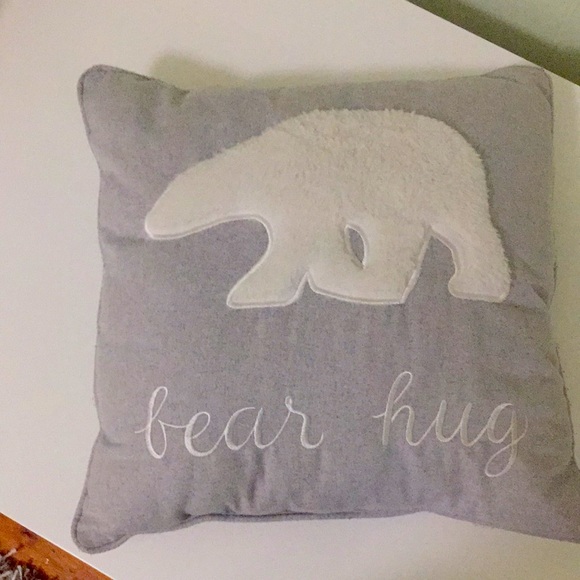 CUSHION + INSERT POLAR BEAR HUG GREY | embroidery - Picture 10 of 10